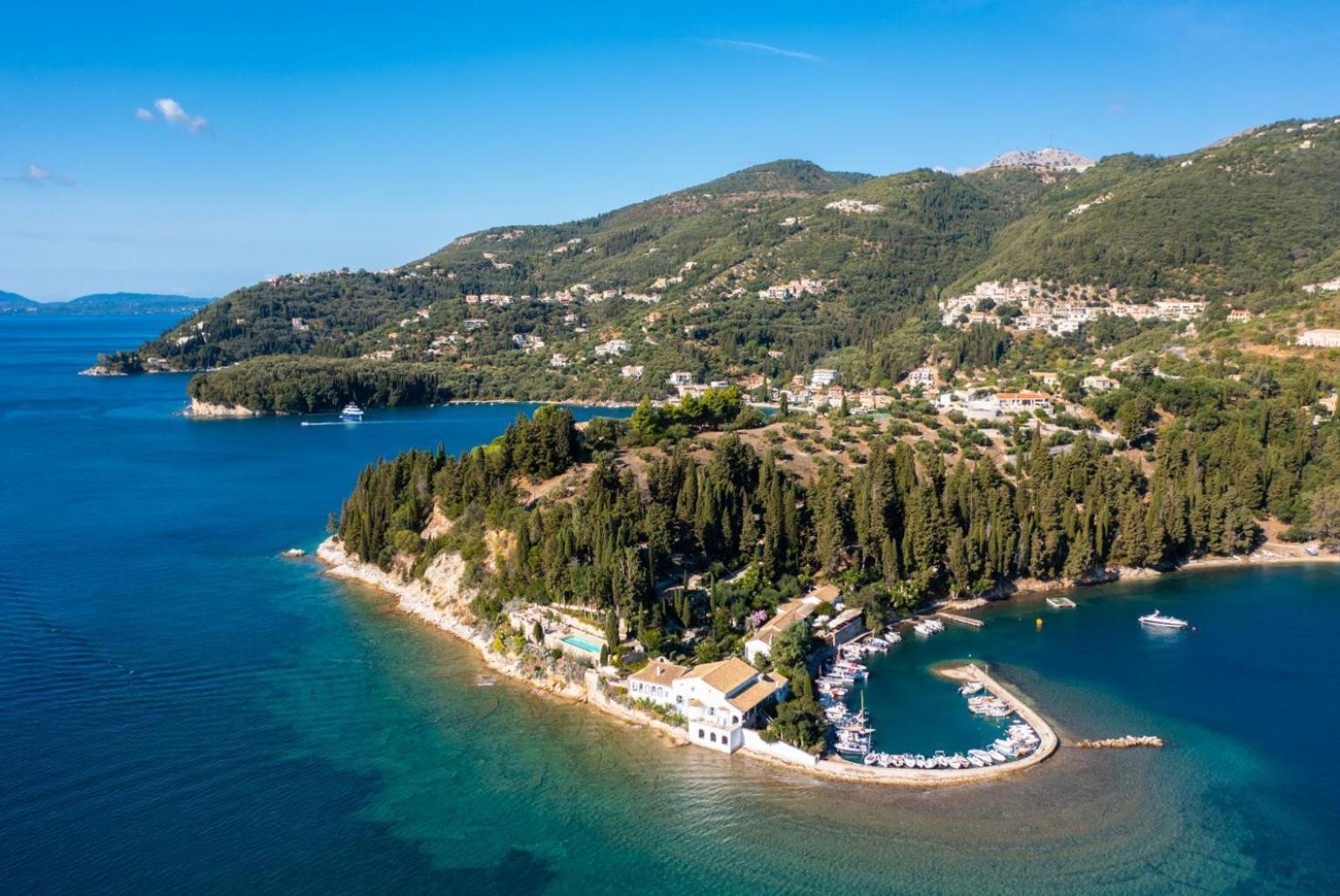 Villa Aris Gimari Exterior photo