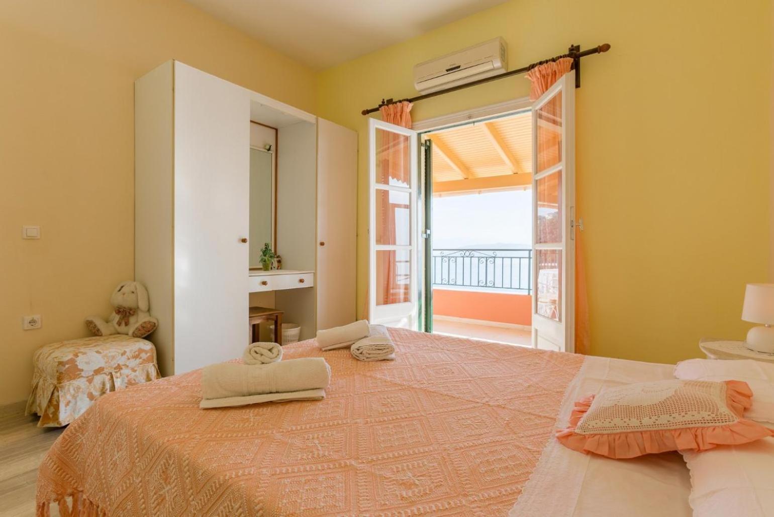 Villa Aris Gimari Exterior photo