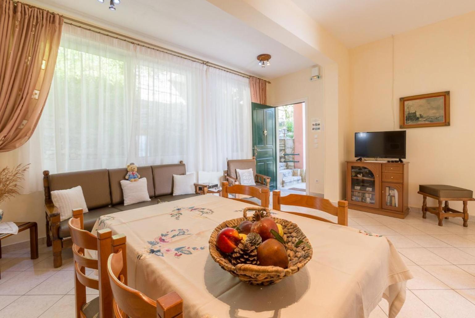 Villa Aris Gimari Exterior photo