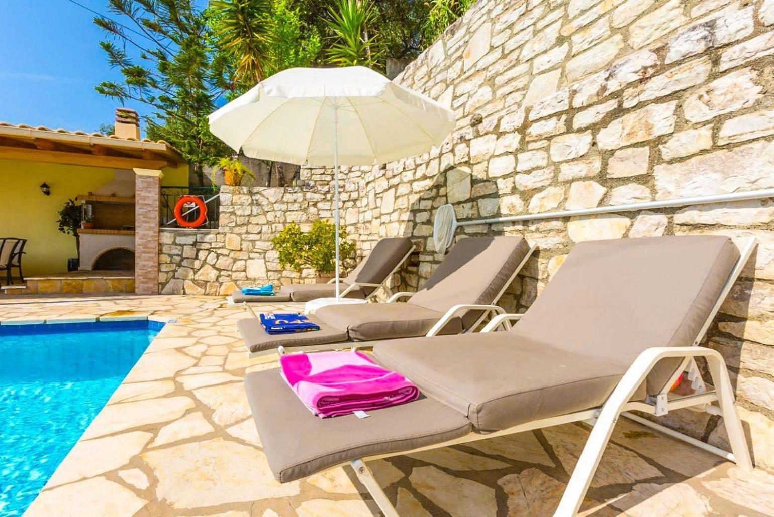 Villa Aris Gimari Exterior photo