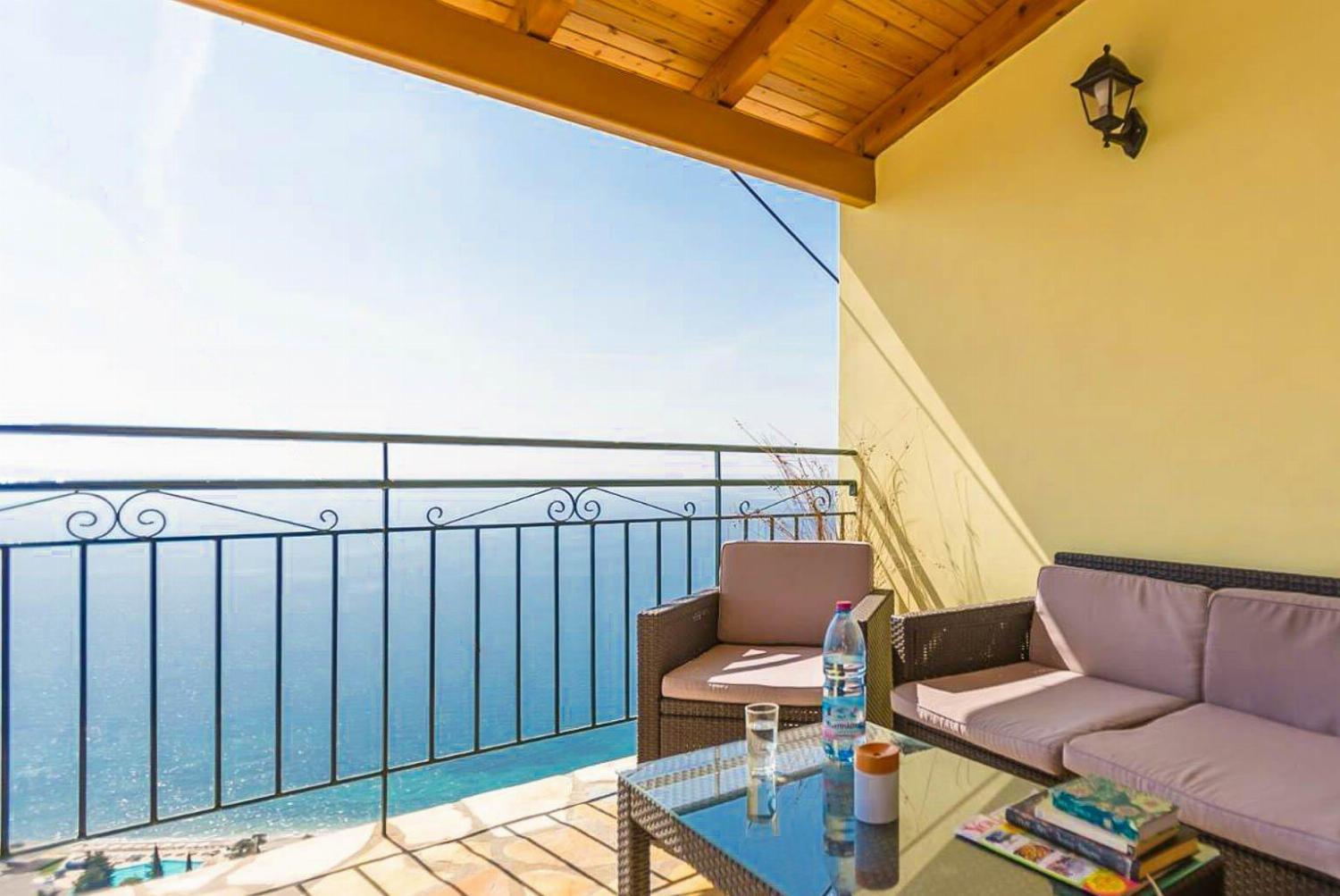 Villa Aris Gimari Exterior photo